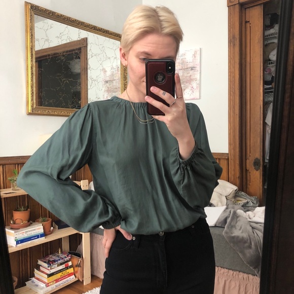 Cloth & Stone Elastic Shirred Blouse - Picture 3 of 9